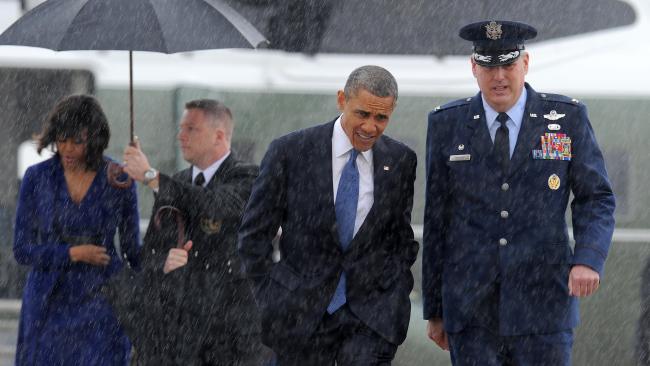 obama-in-the-rain